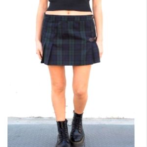 Brandy Melville sof low waisted plaid skirt.